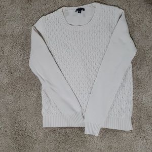 White cable knit Gap sweater